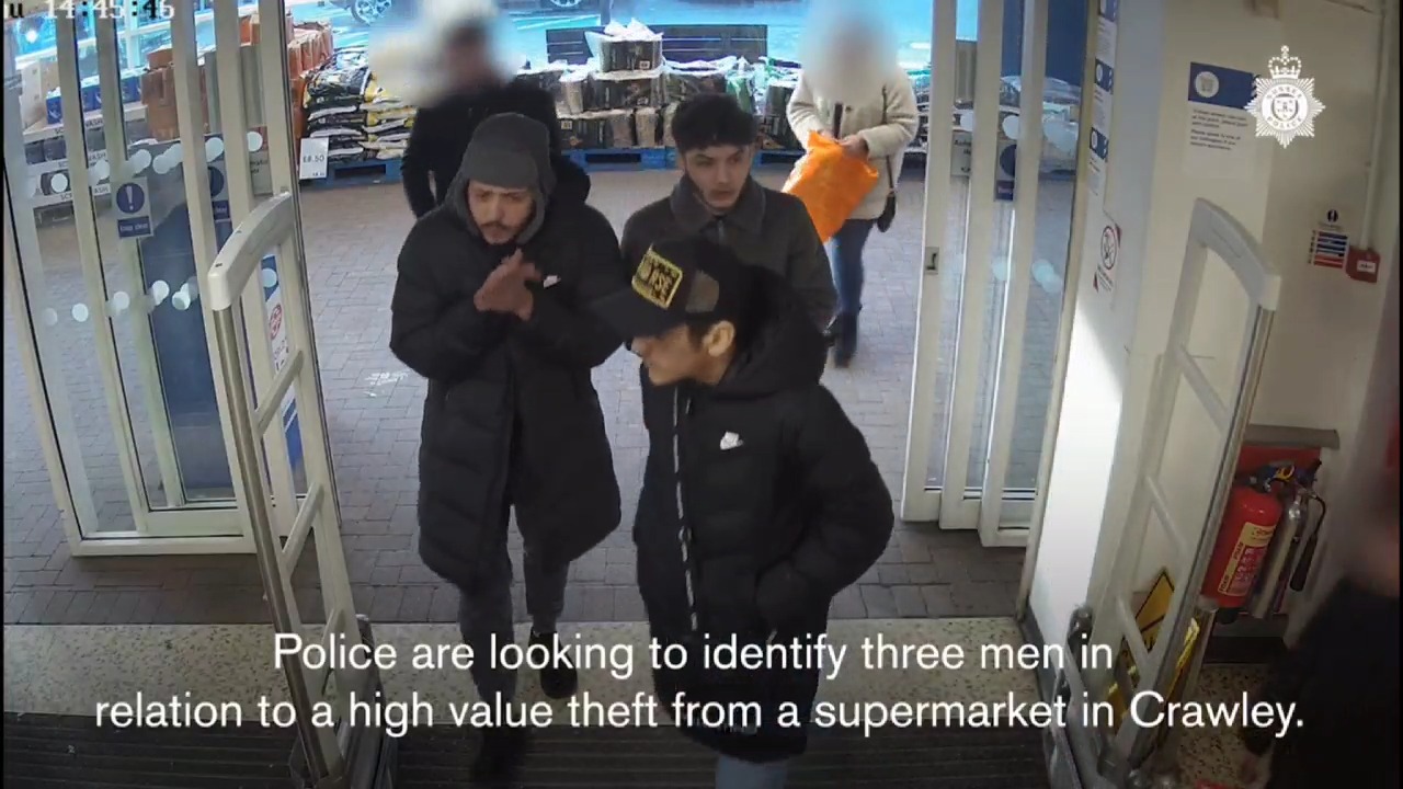Migrant gang brazenly steal £10,000 Mobiles from Crawley Tesco store